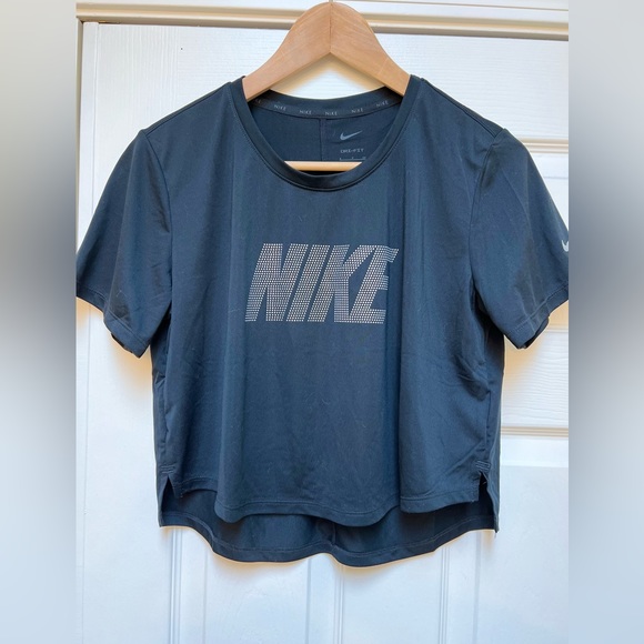 New w/tags Nike Drifit Crop Women’s size S - Picture 5 of 8